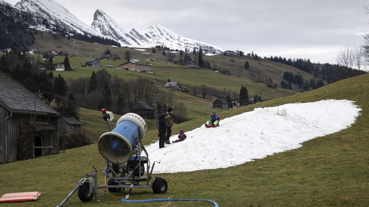 Teploty v Evropě lámou rekordy, Alpy jsou bez sněhu